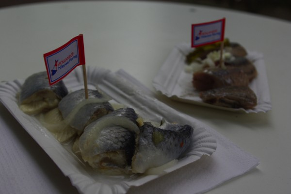 ▲ 하링은 가장 대표적인 네덜란드 음식으로 담백하고 소박한 이 나라의 전통 입맛을 느껴볼 수 있다. 물론, 생선 특유의 비린맛을 싫어한다면 굳이 추천하고 싶지는 않다.