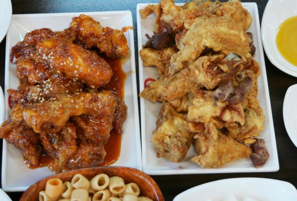 2019년 관객수 1,600만명을 돌파한 영화 《극한직업》으로 유명해진 수원 영통시장 치킨ⓒ 주영하